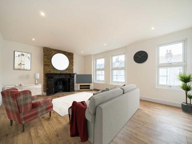 Hoyle Road, Tooting SW17, 4 bed flat to rent, £3,800 pcm | PrimeLocation