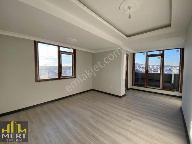Hm Mert Emlaktan Aydınlar Mh. Çekmeköy Sıfır 2+1 Arakat Daire