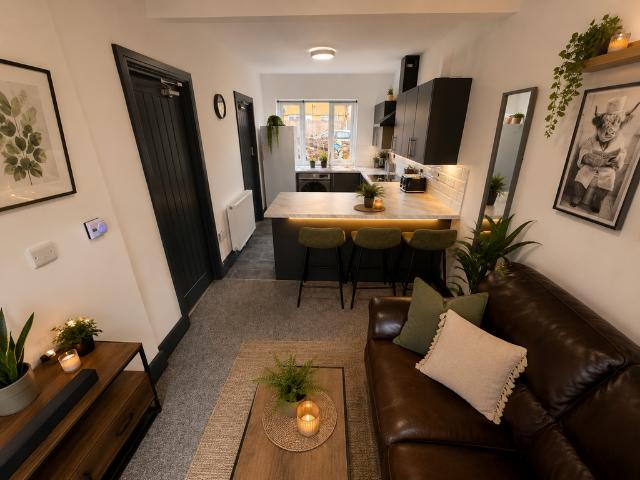 HMO Room 1, 063 The Crescent 1 bed in a house share to rent £433 pcm £100 pw