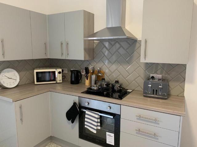 HMO Room 2, Carr View Avenue 1 bed in a house share to rent £498 pcm £115 pw