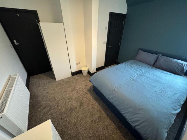 HMO Room 3, 063 The Crescent 1 bed in a house share to rent £498 pcm £115 pw