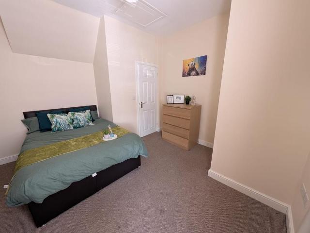 HMO Room 3, 099 Victoria Road 1 bed in a house share to rent £520 pcm £120 pw