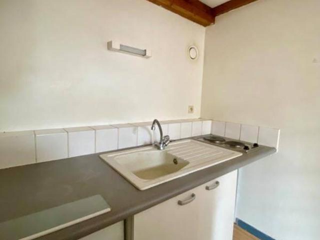 HMK LL152 Lille Sébastopol Studio non meublé de 18.07m²