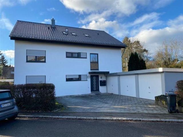 HN OST, VORZUGSLAGE: Modern renovierte 2 Zi. DG Wohnung m. Loggia