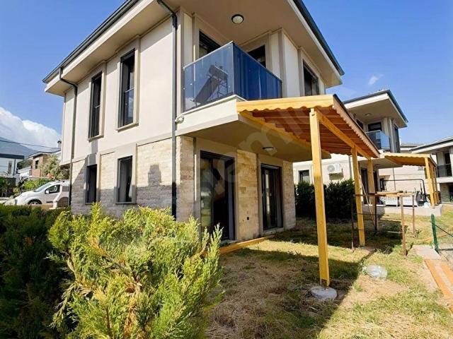 HSN EMLAK'tan GÜZELÇAMLI'DA SATILIK VİLLA