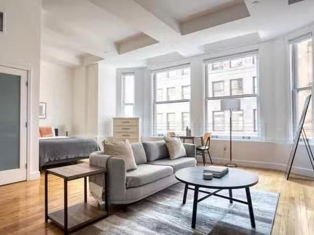 HWH Luxury, 354 South Spring St, Historic Core Studio 1 Bath