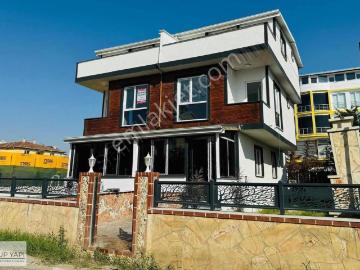▃▅▇ht Grup▇▅▃denize Yakın Merkez'de Geniş Bahçeli Villa