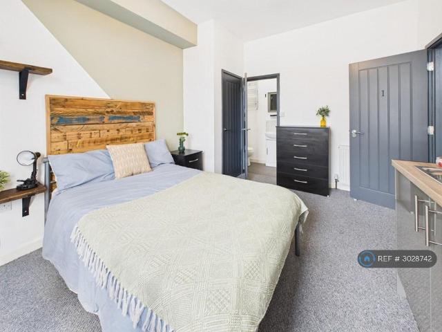 Humber Road, Coventry, CV3 1 bed in a house share to rent £790 pcm £182 pw