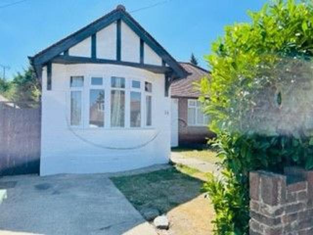 Humberstone Close, Luton, Bedfordshire LU4, 3 bed bungalow to rent, £1,650 pcm | PrimeLocation