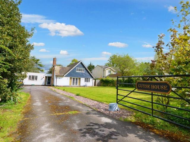 Humfrey Lane, Boughton, NN2 5 bed detached house to rent £2,950 pcm £681 pw