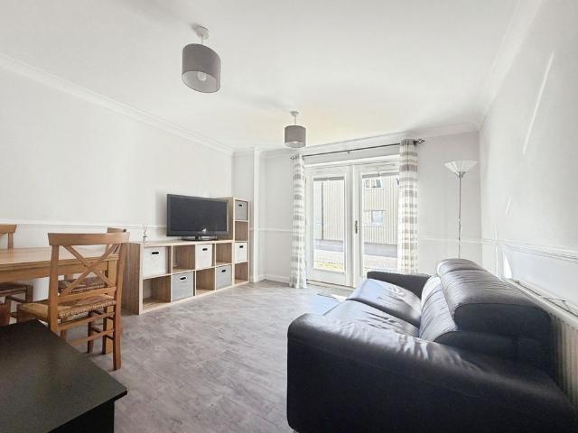 Hummer Road, Egham, Surrey, TW20 9BF