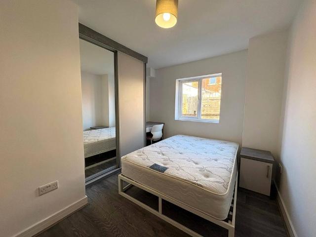 Humphrey Street, WN2 1 bed in a house share to rent £450 pcm £104 pw