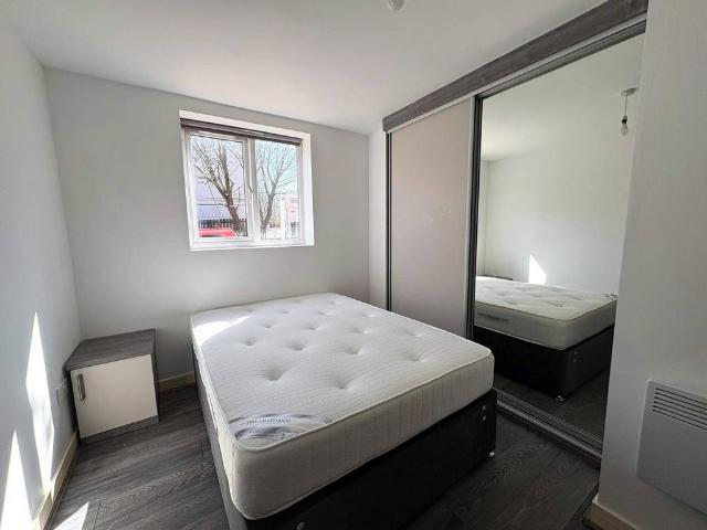 Humphrey Street, WN2 1 bed in a house share to rent £450 pcm £104 pw