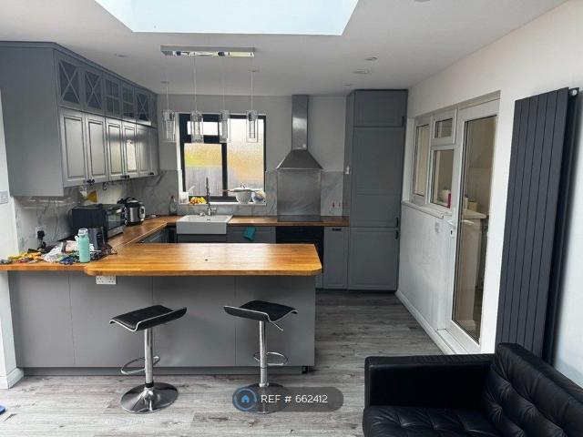 Hunter Drive, Hornchurch RM12, 2 bed bungalow to rent, £2,200 pcm | PrimeLocation