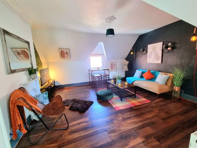 Hunter Street, Cardiff CF10, 2 bed flat to rent, £1,200 pcm | PrimeLocation