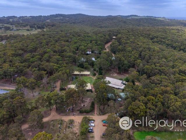 'HUNTER VALLEY RETREAT' RESTAURANT, QUALITY ACCOMODATION & CONFERENCE CENTRE WITH 250 PERSON CAPACITY ON OVER 100 ACRES QUORROBOLONG