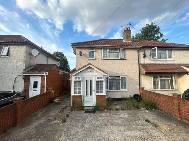 Hunters Grove UB3, 3 bed semi detached house to rent, £2,600 pcm | PrimeLocation