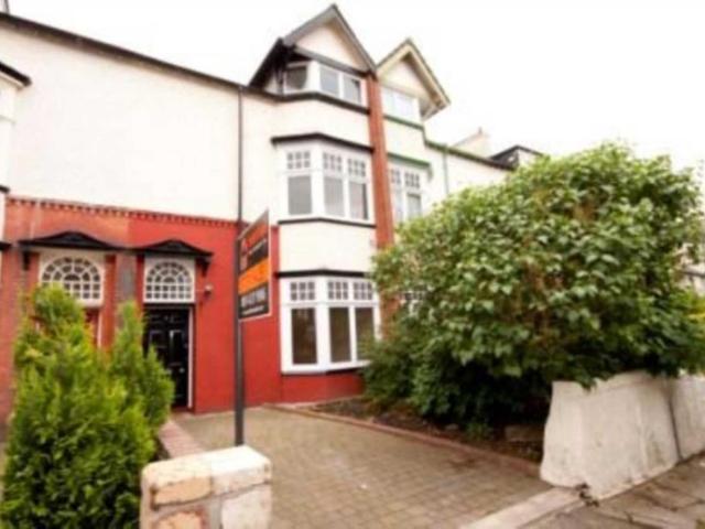 Hunters Lane, Liverpool, L15 8HL, United Kingdom | 6 bed house for rent #134169448 | Rentberry