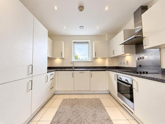 Fairlands Court, Hunting Place, Heston TW5, 1 bed flat to rent, £1,450 pcm | PrimeLocation
