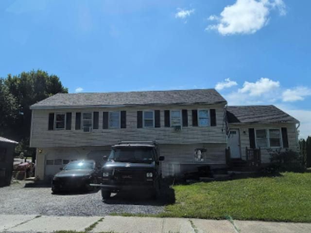 Hunting Ridge Ln
