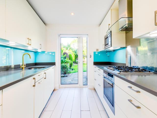 Huntingdon Gardens, Grove Park, W4