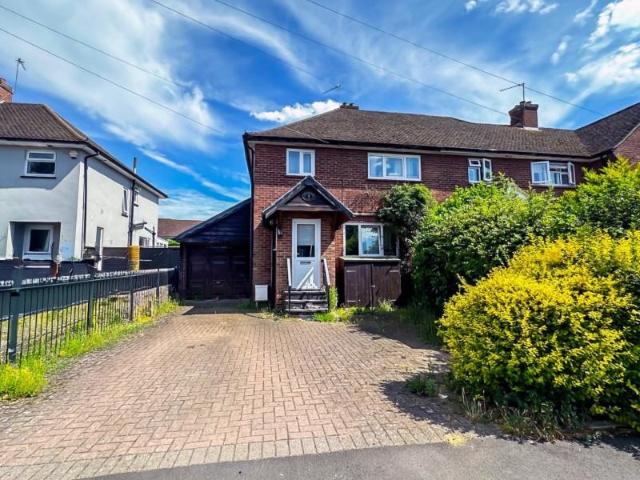 Huntingfield Way, Egham TW20 3 bed end of terrace house to rent £1,900 pcm £438 pw