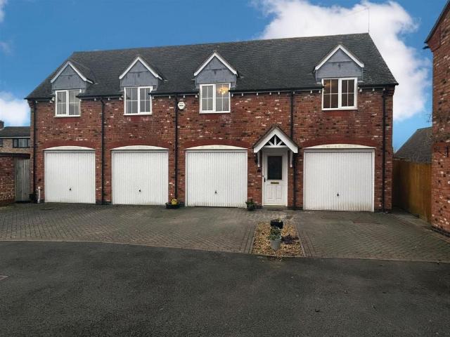 Huntington Court, Lowes Lane. 2 bed coach house to rent £1,250 pcm £288 pw