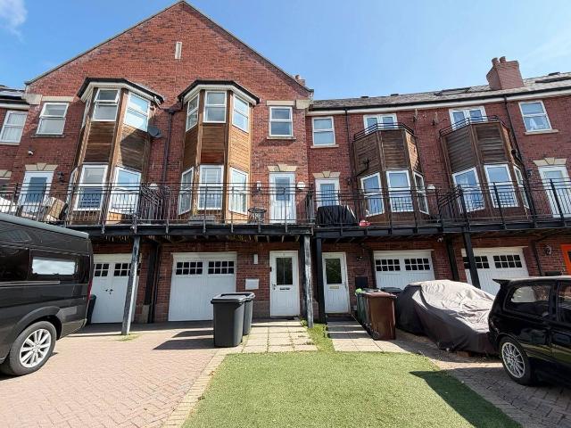 Huntington Crescent, Weetwood, Leeds LS16, 3 bed terraced house to rent, £2,100 pcm | PrimeLocation