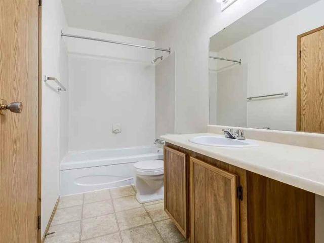Huntington Hill Coach Homes 3 Bedroom Home for Rent at 478 400 463 & 500 563 Huntington Hill Nw, Edmonton, AB T6H 5W6 Empire Park