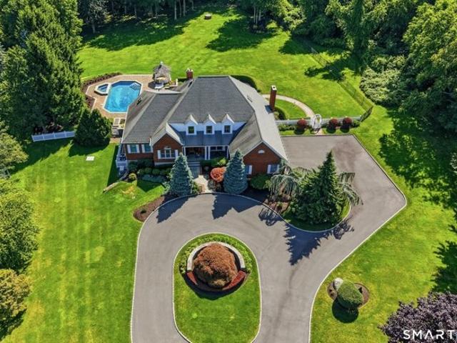 Huntington Ln, New Fairfield, Home For Sale