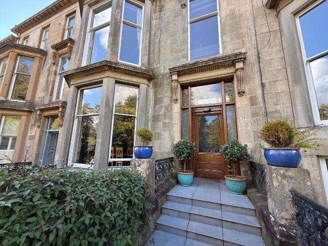 Huntly Gardens, Glasgow G12, 1 bed flat to rent, £1,300 pcm | PrimeLocation