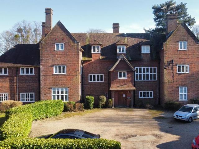 Hunt's Lane, Taplow, Maidenhead Detached house to rent £1,040 pcm £240 pw
