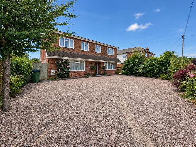 Hunts Pond Road, Titchfield, Fareham PO14, 4 bed detached house to rent, £2,750 pcm | PrimeLocation