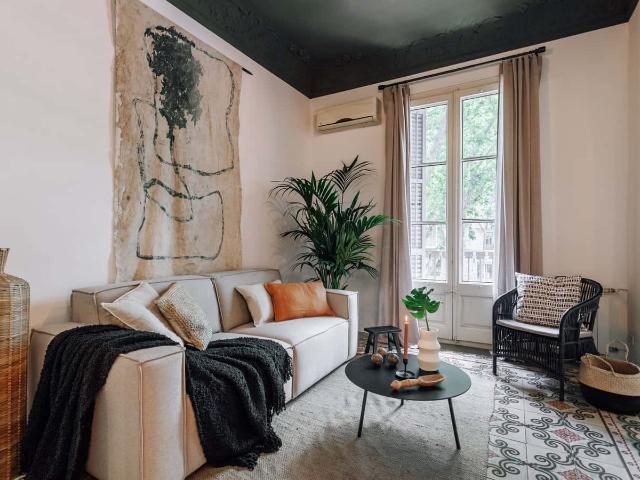 Hunde 2 bedrooms in Eixample Esquerra
