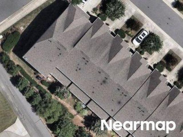 Hundred Oaks Ln