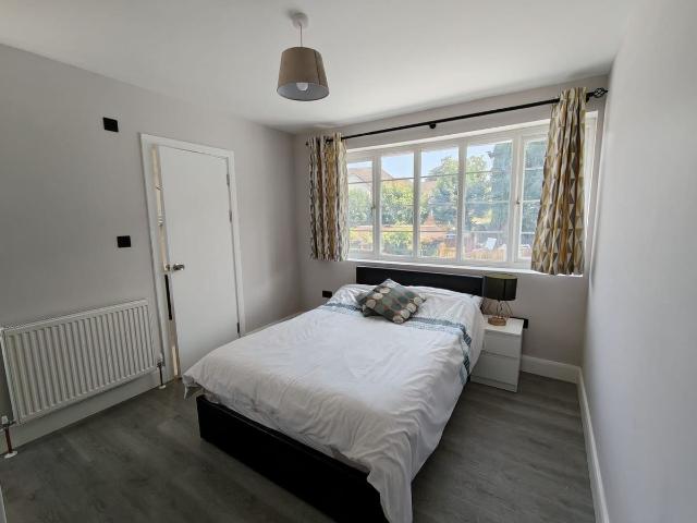 Hunslet, Leeds LS10, 2 bed flat to rent, £1,150 pcm | PrimeLocation