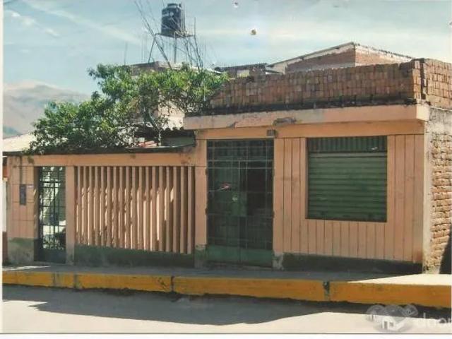 HUARAZ VENDO CASA CERCA DE LA PLAZA DE ARMAS IDEAL PARA HOSPEDAJE, NEGOCIOS