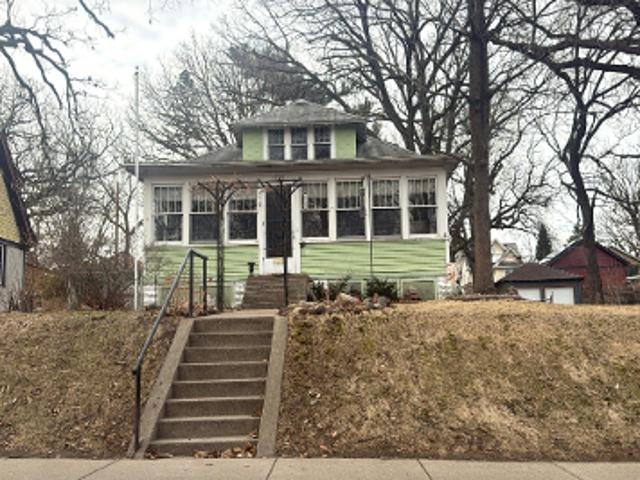 Hubbard Ave