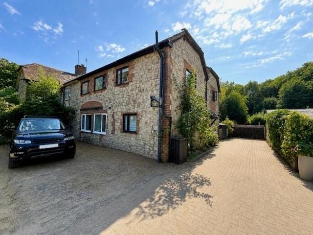 Hubbards Hill, Weald, TN13 2 bed flat to rent £1,750 pcm £404 pw