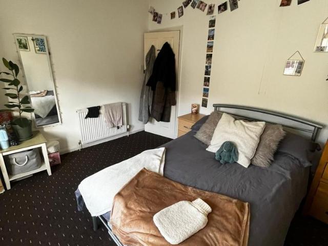Hubert Road 4 bed house share to rent £1,688 pcm £390 pw