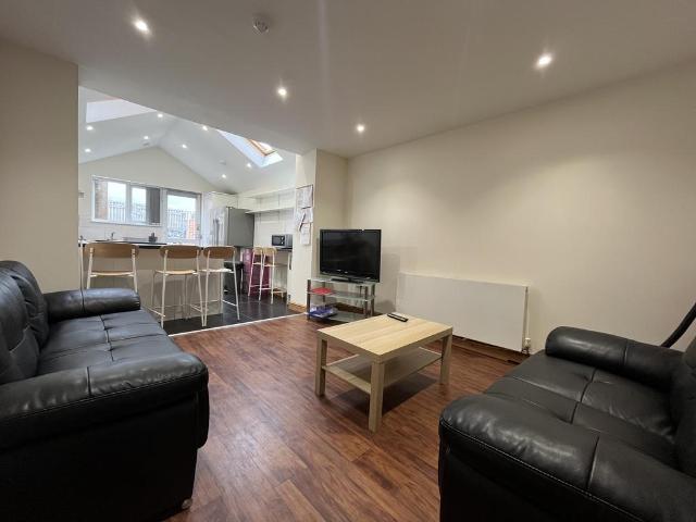 Hubert Road 3 Bed, Selly Oak B29 3 bed house to rent £1,955 pcm £451 pw