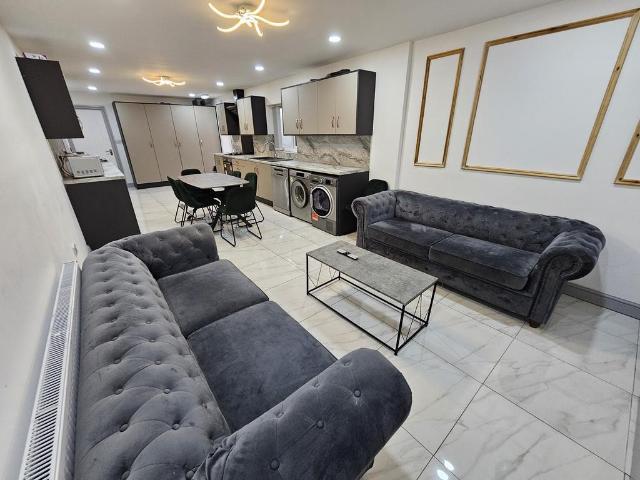 Hubert Road, Birmingham B29 6 bed detached house to rent £3,640 pcm £840 pw