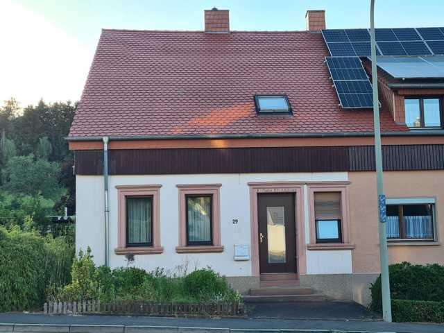 Hübsch renoviertes Einfamilienhaus in schöner Ortsrandlage von Brücken