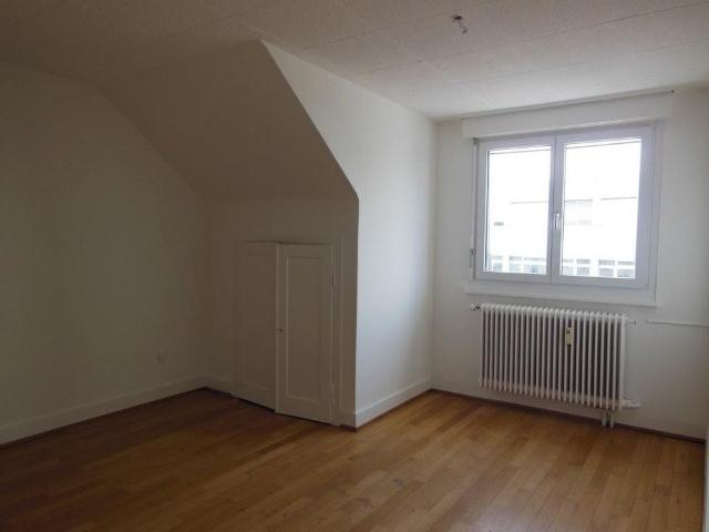 Hübsche Dach Wohnung an zentraler Lage in Bern