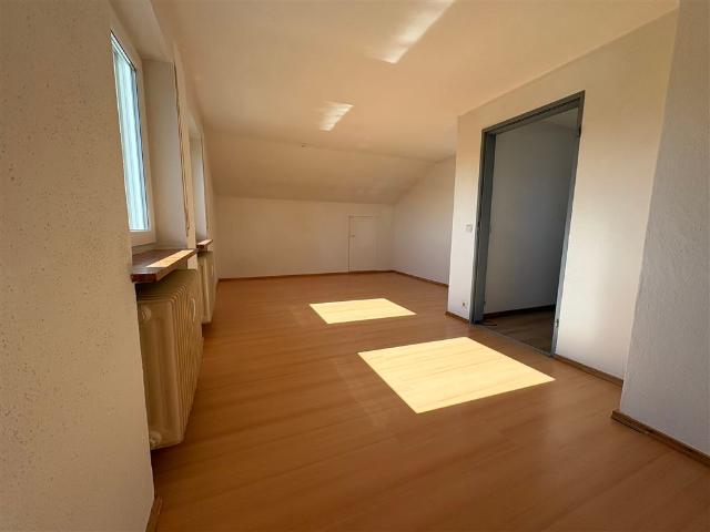 Hübsche DG Wohnung mit Bergblick in top ruhiger Lage