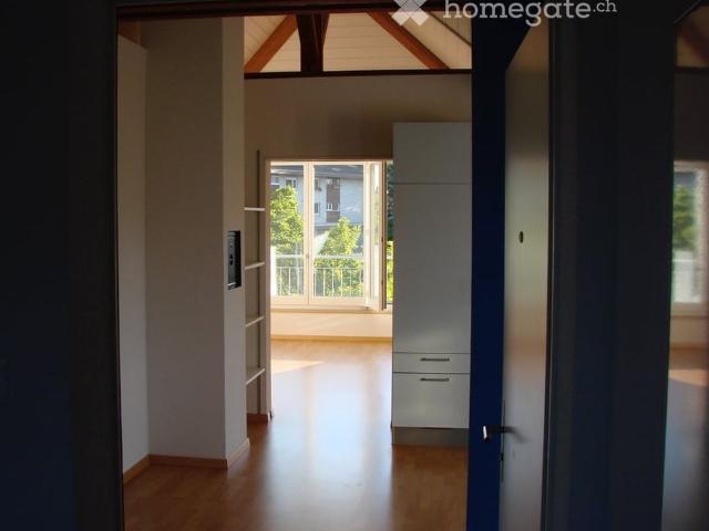 Hübsche Wohnung in Landhaus mit Gartenanteil und Parkplatz