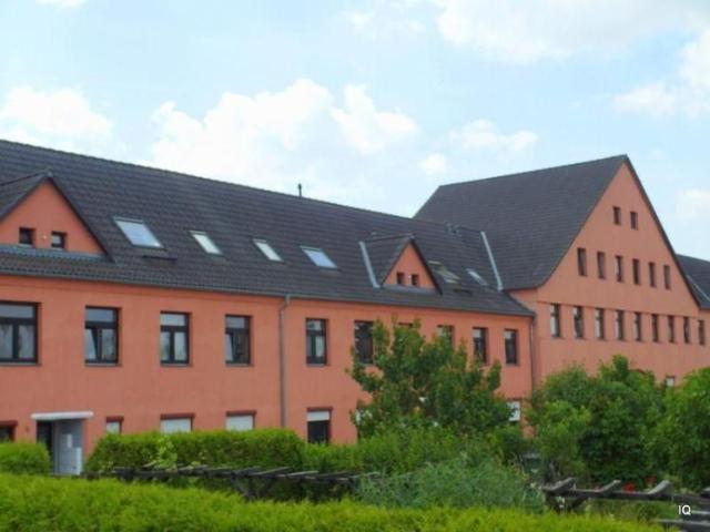 Hübsche 3,5 Zimmer Wohnung mit Laminatboden und Badewanne * ruhige Lage Blick in die Gärten