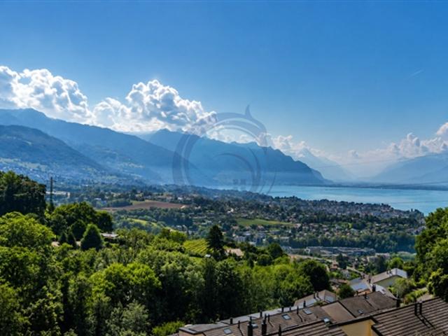 SCHÖNE 6,5 ZIMMIGE VILLA MIT SEEBLICK IM NÄCHSTEN VORWALD