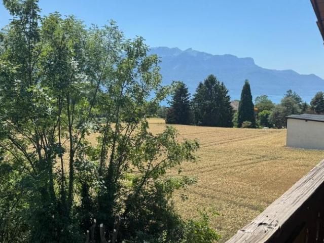 Hübsches 4 5 Zimmer Chalet mit Blick auf den See und die Dents du Midi