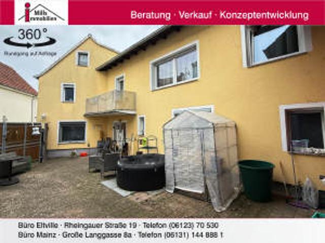 Hübsches Einfamilienhaus mit geschütztem Innenhof und Scheune
